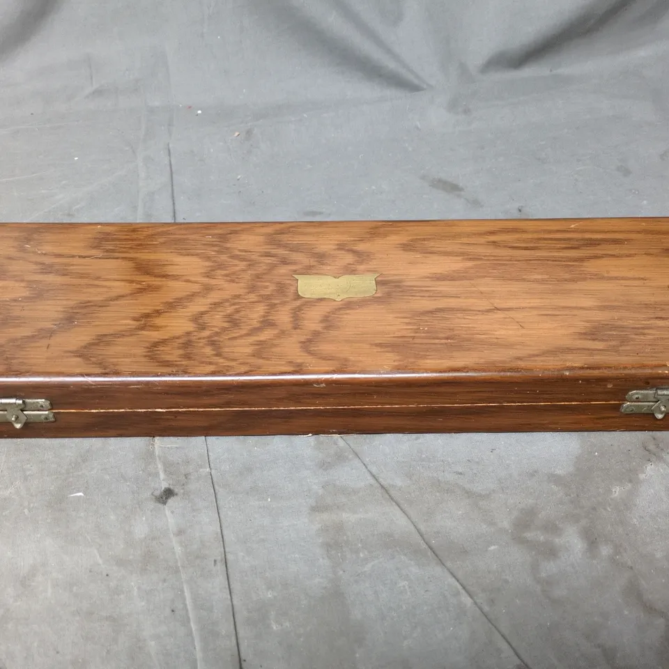 JOHN VINCENT WEYMOUTH CARVING KNIFE & FORK SET IN PRESENTATION CASE