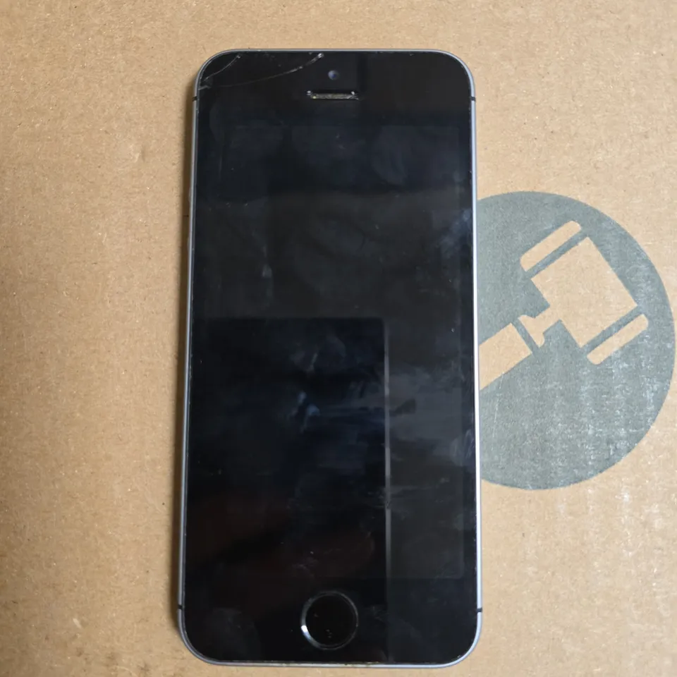 APPLE IPHONE SE SMARTPHONE 