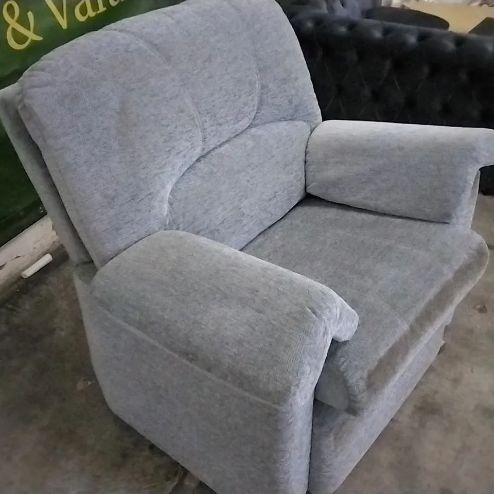 QUALITY BRITISH DESIGNED & MANUFACTURED G PLAN LIGHT GREY FABRIC ARMCHAIR