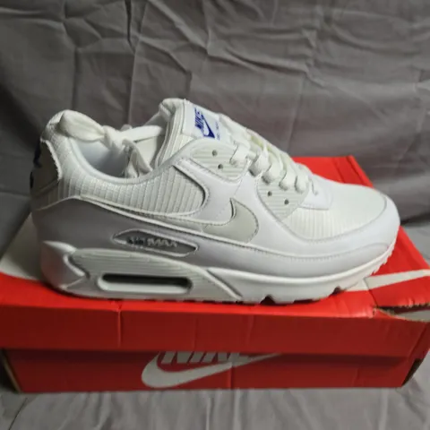 BOXED PAIR OF NIKE AIR MAX 90 TRAINERS - UK SIZE 8.5