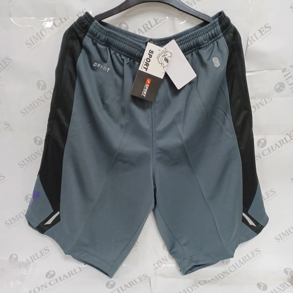 SPORTWEAR DRI-FIT SHORTS, GREY - SIZE 2XL