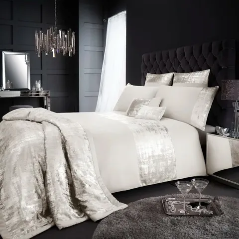 TOMASZEWSKI DUVET COVER SET SUPER KING SIZE