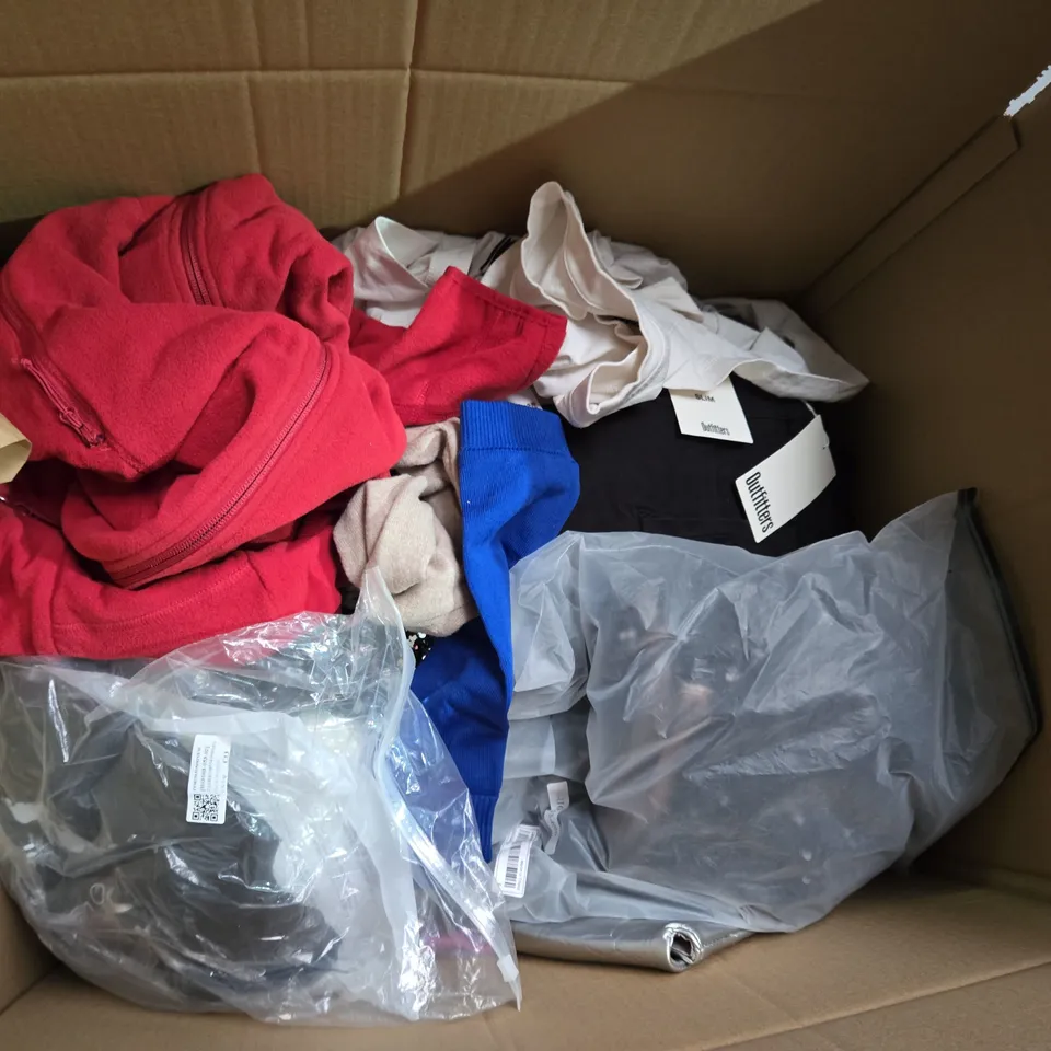 LARGE BOX OF ASSORTED CLOTHING ITEMS IN VARIOUS SIZES, STYLES AND COLOUR 