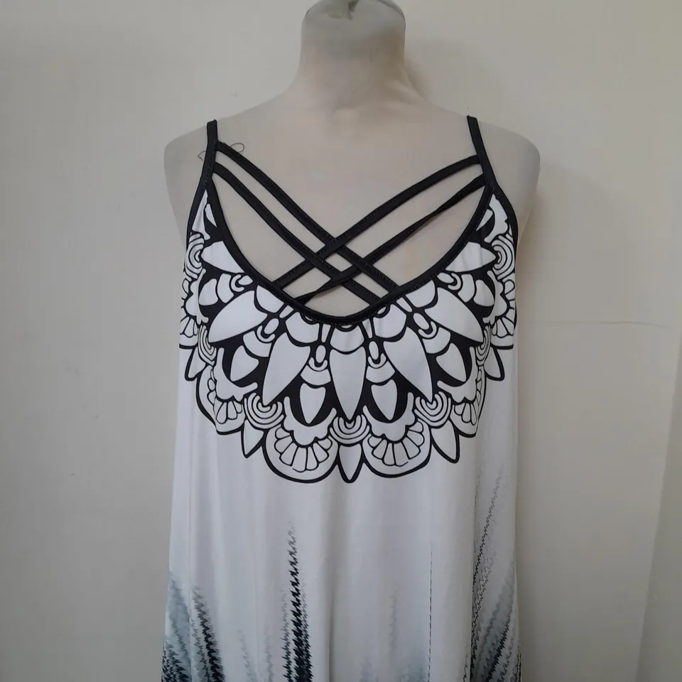 LADIES STRAP SUMMER DRESS BLACK/WHITE SIZE XL