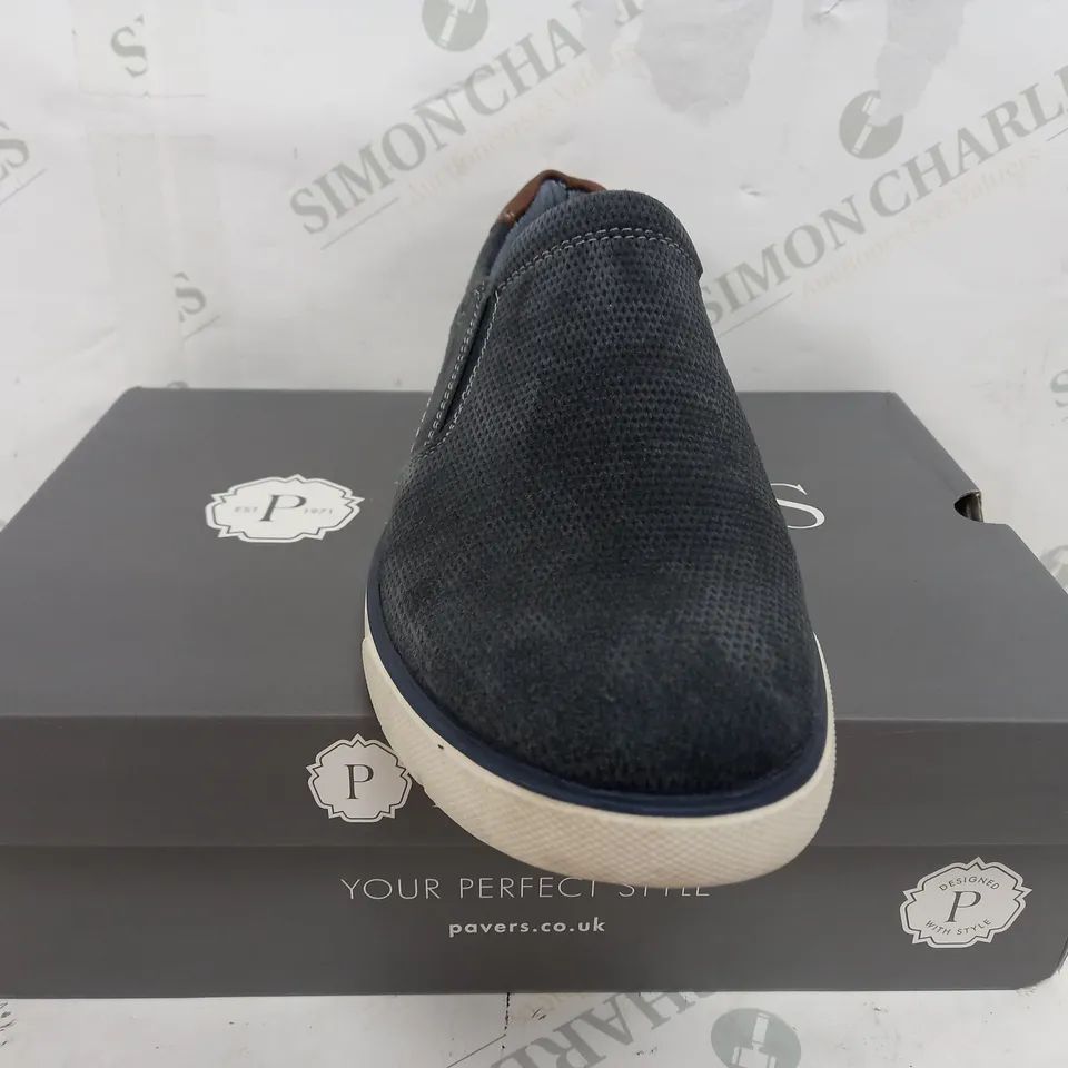 BOXED PAIR OF PAVERS SLIP ON TRAINERS IN NAVY - UK 8