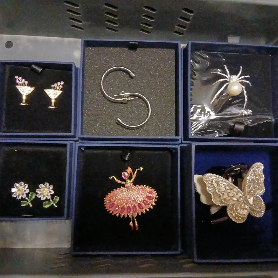 APPROXIMATELY 10 ASSORTED BUTLER AND WILSON JEWELLERY PRODUCTS TO INCLUDE;