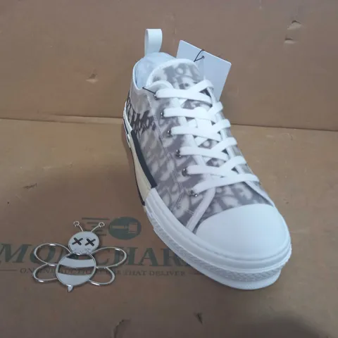 BOXED PAIR OF DESIGNER TRAINERS IN THE STYLEOF DIOR EU SIZE 43