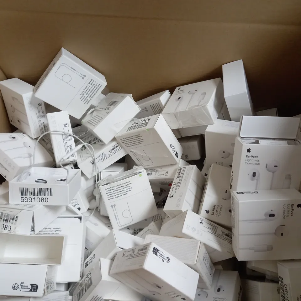 BOX OF APPROX 25 ASSORTED ITEMS TO INCLUDE - M10 WIRELESS EARPHONES , EARPODS WITH HEADPHONE PLUG , EARPODS LIGHTNING CONNECTOR 