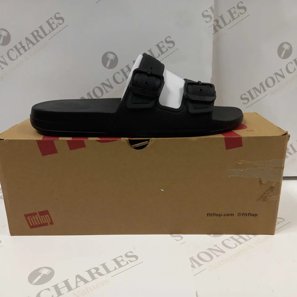 BOXED PAIR OF FITFLOP IQUSHION TWO-BAR BUCKLE SLIDES IN BLACK UK SIZE 6