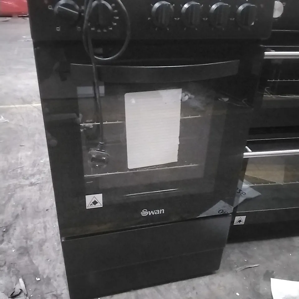 SWAN SX16710B 50CM ELECTRIC SOLID PLATE COOKER - BLACK