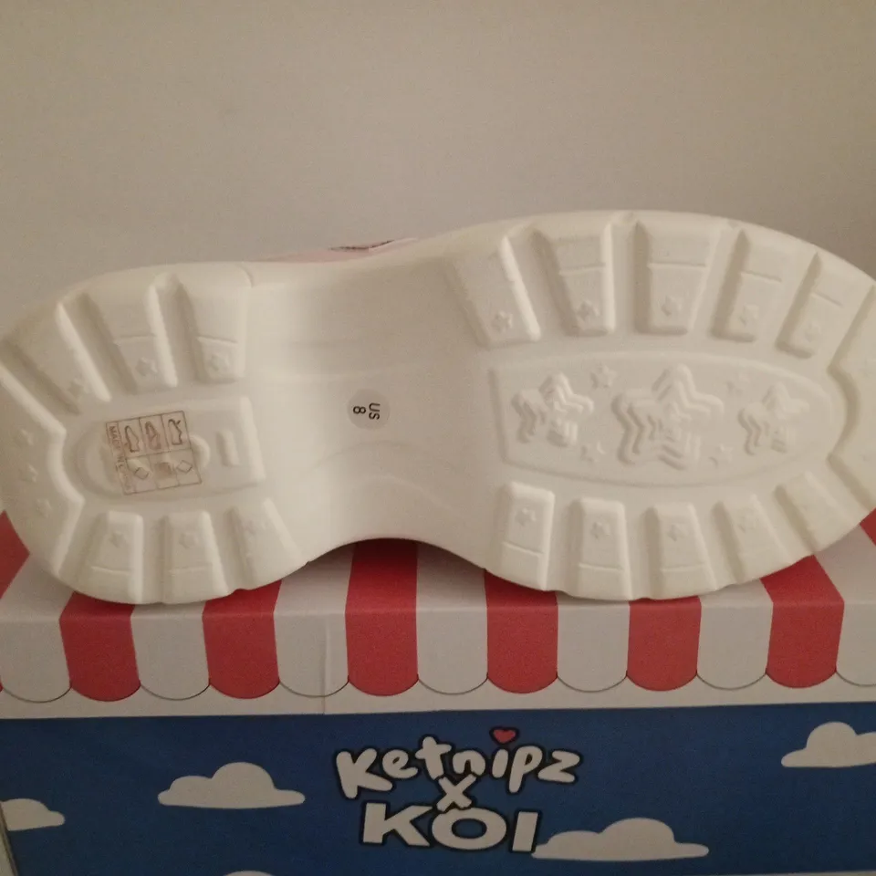BOXED PAIR OF KETNIPZ X KOI LOVEABLE ANTICS TRAINERS - PINK - US SIZE 8