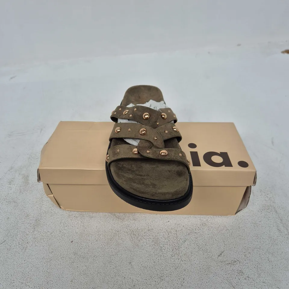 BOXED PAIR OF INIA TARA SANDALS IN GREEN - SIZE 39