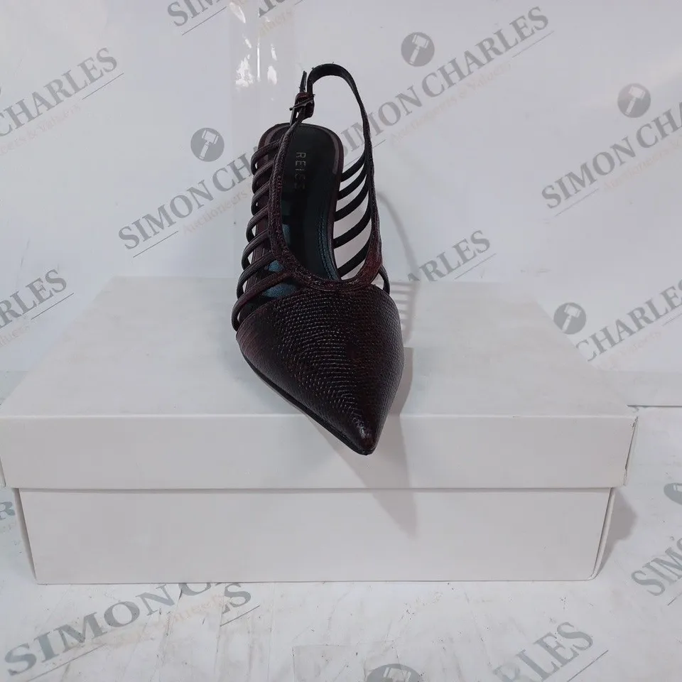 BOXED PAIR OF REISS DAPHNE SLINGBACK HEELS IN POMEGRANATE SIZE 6