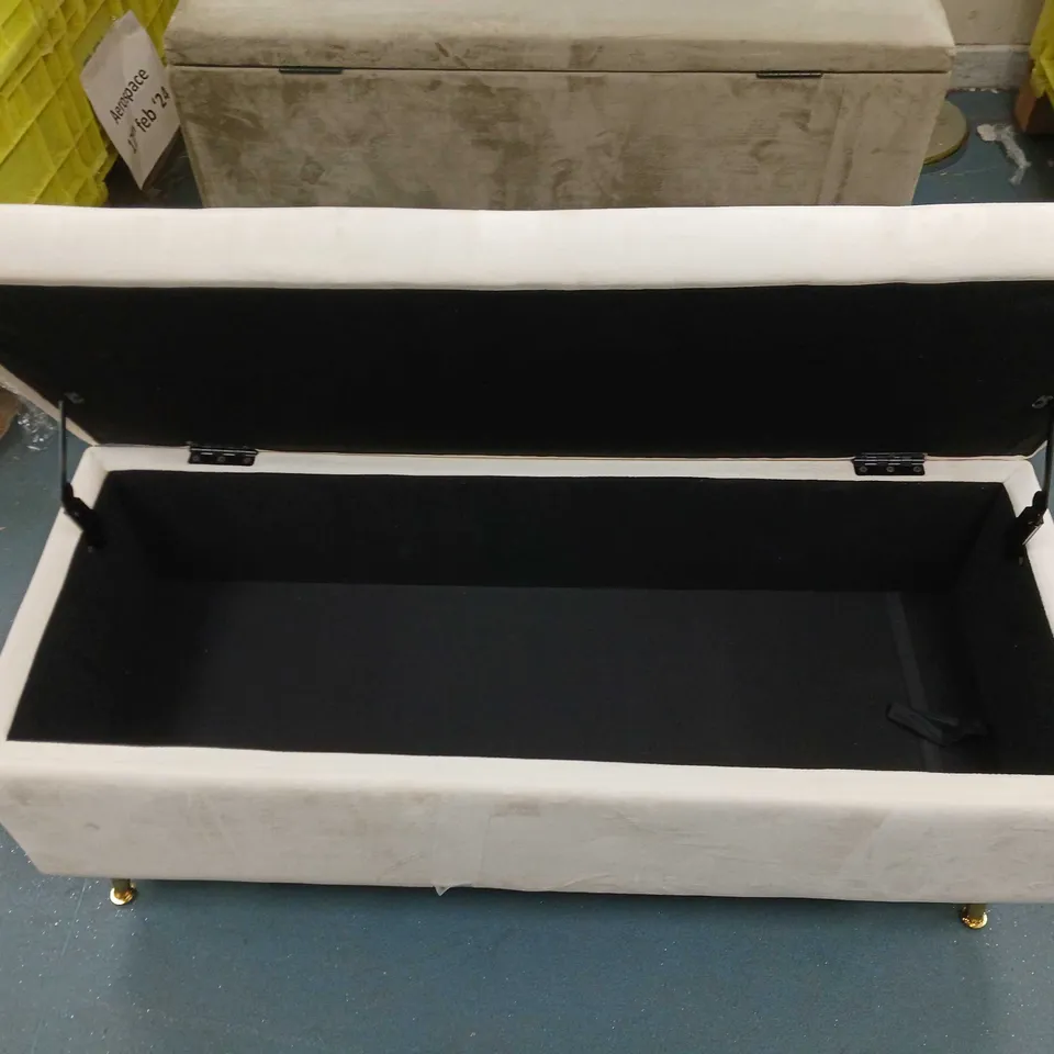 ALISON CORK OTTOMAN STORAGE BENCH IN CREAM 