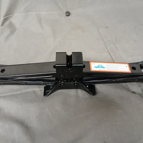 UNBRANDED 2.5 TON CAR JACK IN BLACK
