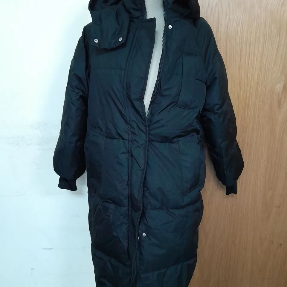 DIANYIGE LONG BLACK PUFFED COAT SIZE M