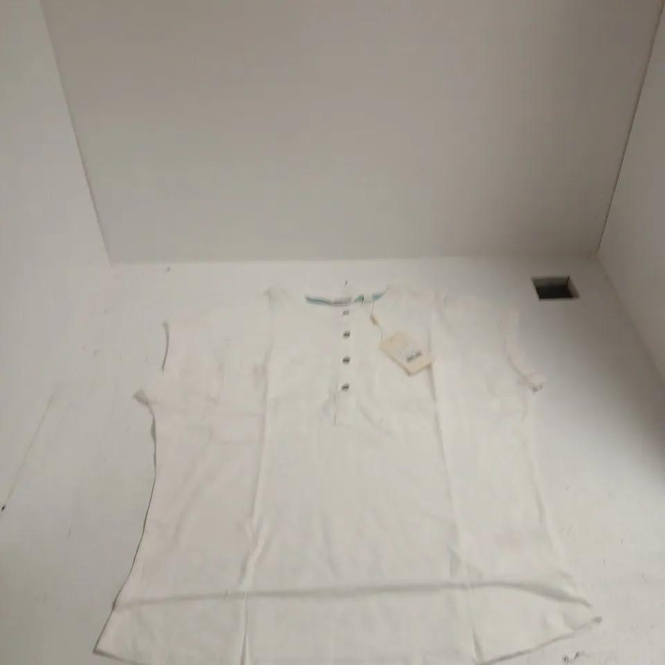 BOX OF APPROXIMATELY 20 ASSORTED CLOTHING ITEMS TO INCLUDE: CHARLOTTE WEST T SHIRT 