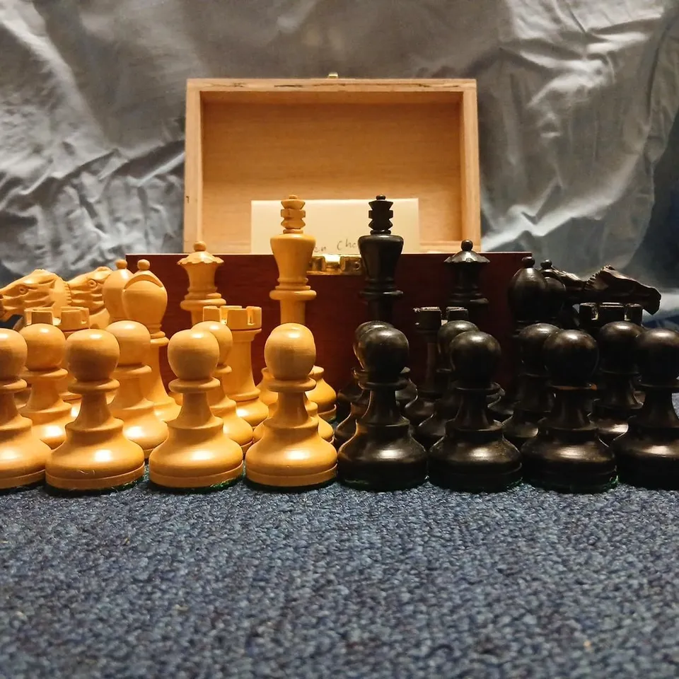 WOODEN CHESS SET IN BOX – LIGHT & DARK WOODEN PIECES- NO BOARD
