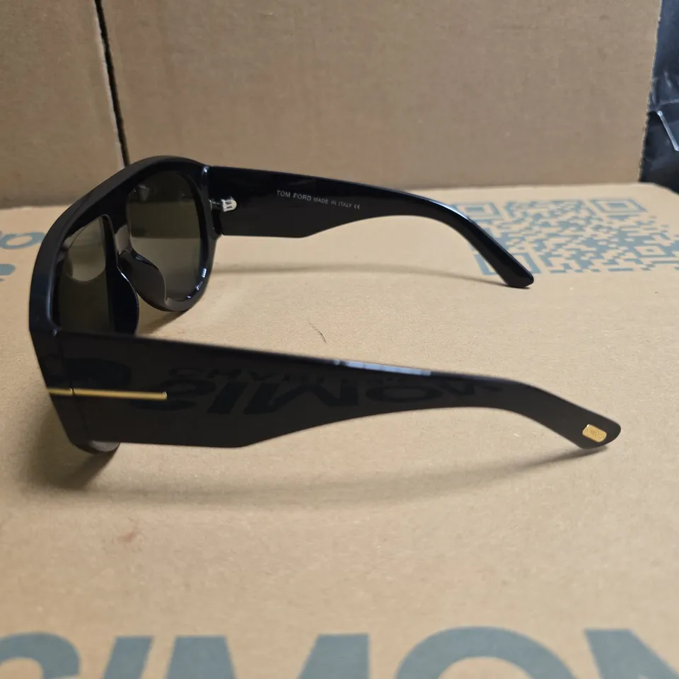 TOM FORD SUNGLASSES – BLACK FRAME WITH BROWN SOFT CASE AND BOX
