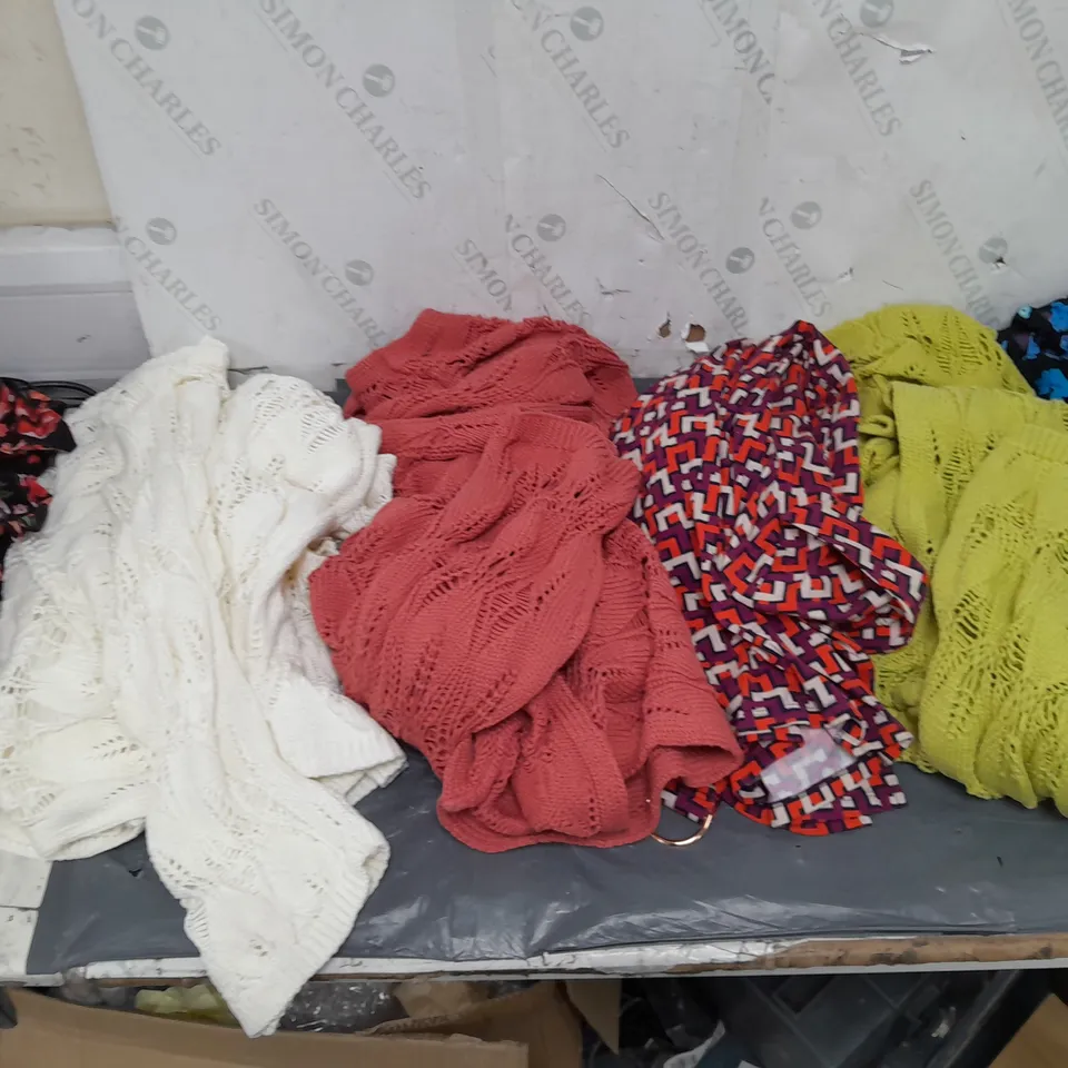 BOX OF APPROXIMATELY 10 ASSORTED PIECES OF CLOTHING IN VARIOUS STYLES, SIZES, AND BRANDS 
