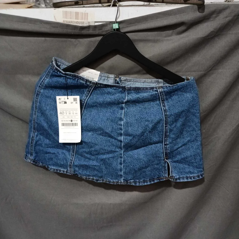 STRADIVARIUS DENIM SKORT – UK 12 (EU 40), BLUE