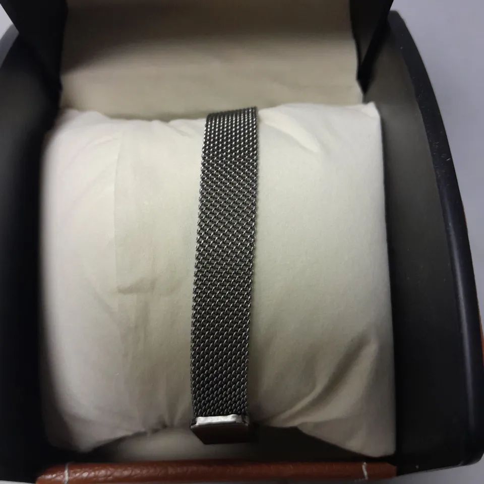 LADIES LA BANUS STAINLESS STEEL WATCH IN GIFT BOX