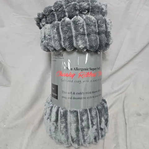 RICCARDO VALERIA CHUNKY RIBBED THROW IN GREY - 200X240CM