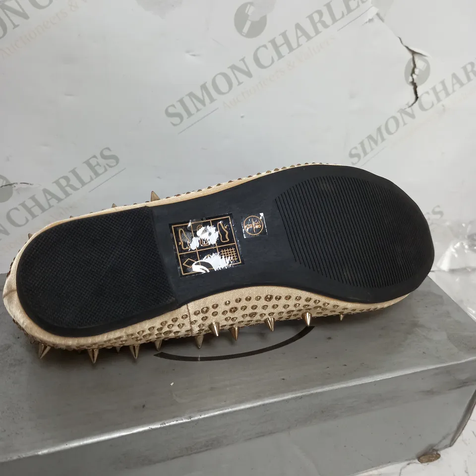 BOXED CASANDRA CHAMPAGNE SATIN LOW SPIKE SHOES - SIZE 4