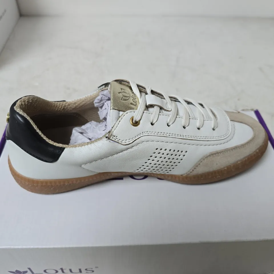 LOTTO SNEAKERS – WHITE/BEIGE WITH BEIGE SUEDE OVERLAYS, UK 5 (EU 38)