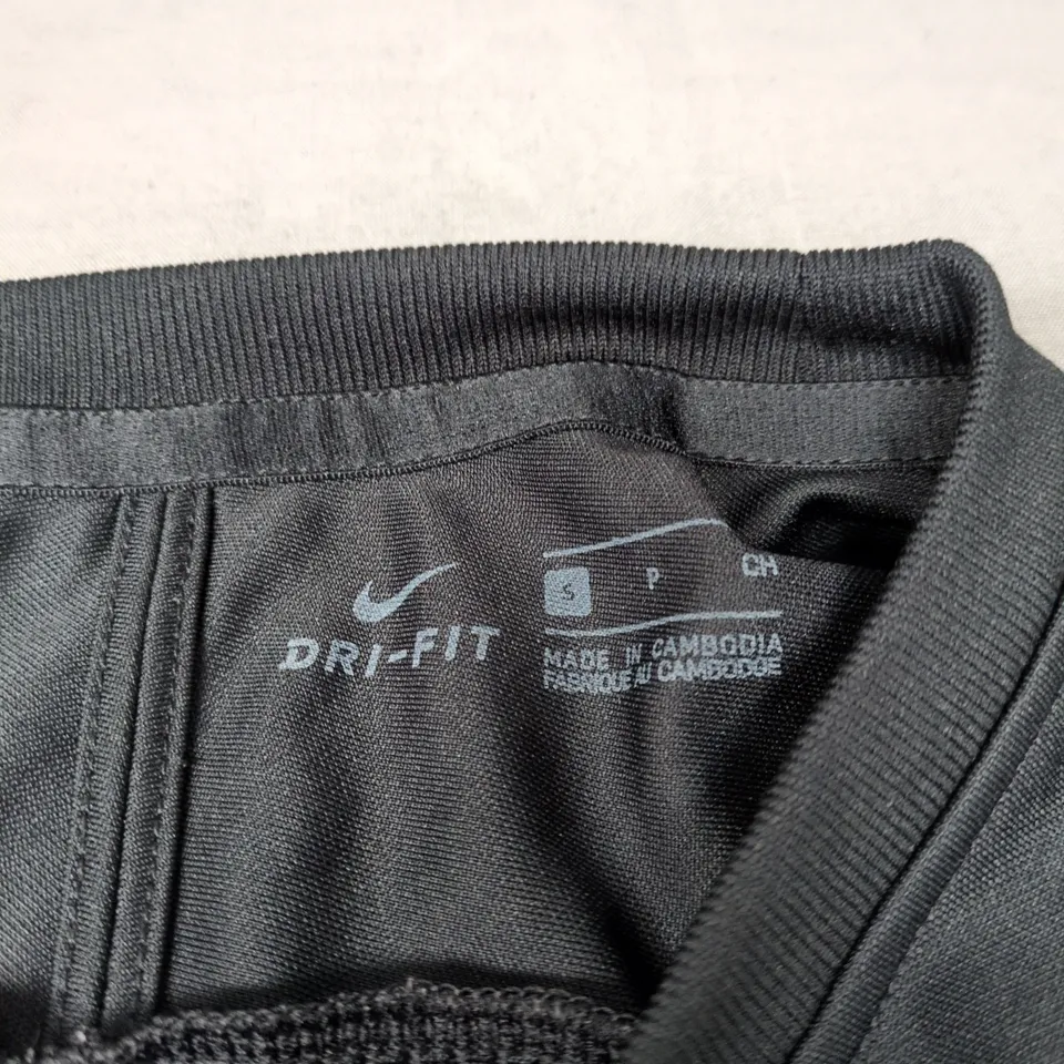 NIKE DRI-FIT SHORT SLEEVE T-SHIRT – BLACK – SIZE S