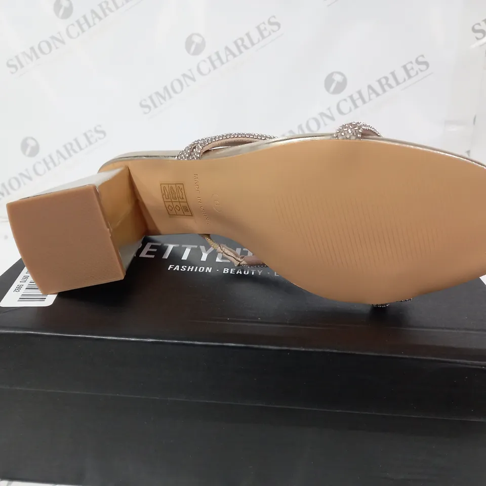 PLT GOLD SQUARE TOE DIMANTE STRAP SIZE 6