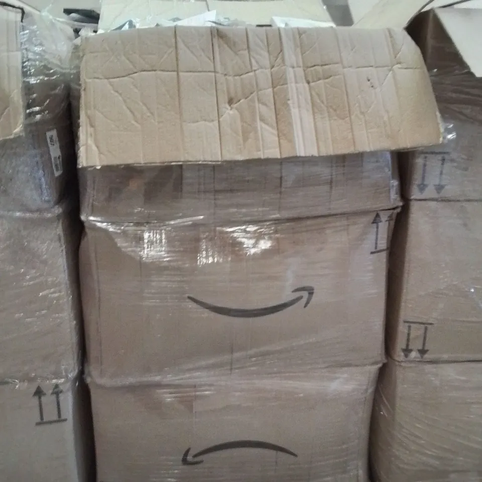 PALLET CONTAINING A LARGE QUANTITY OF PHONE CASES,SCREEN PROTECTORS 