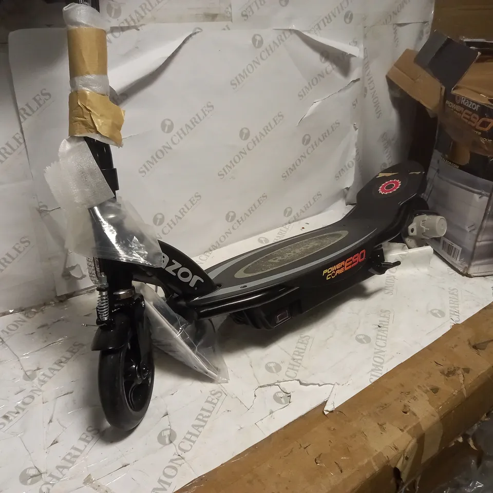 RAZOR POWERCORE E90 SCOOTER BLACK - COLLECTION ONLY RRP £199.99