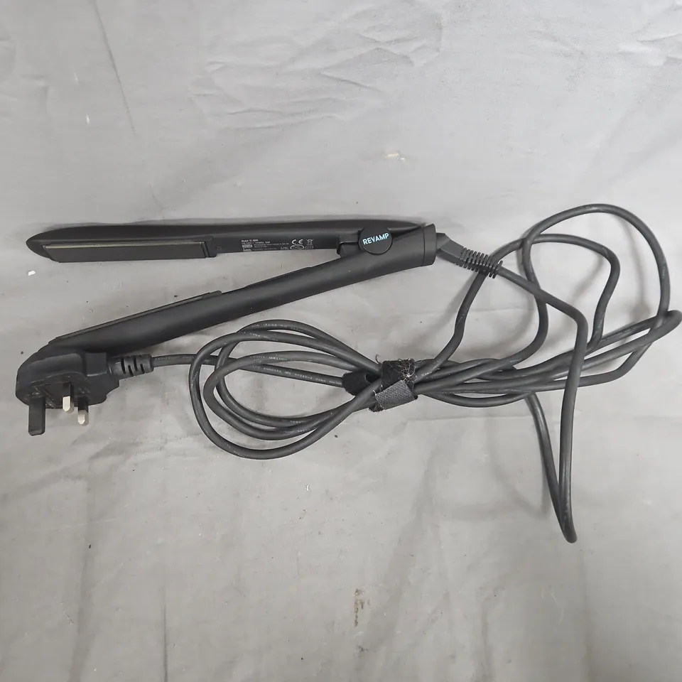 REVAMP PROGLOSS DIGITAL CERAMIC STRAIGHTENER ST-1000-GB