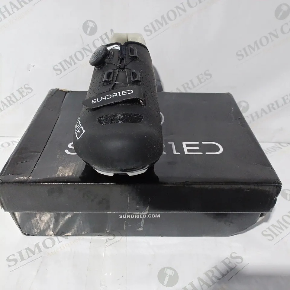 BOXED PAIR OF SUNDRIED CYCLING SHOES IN BLACK UK SIZE 11