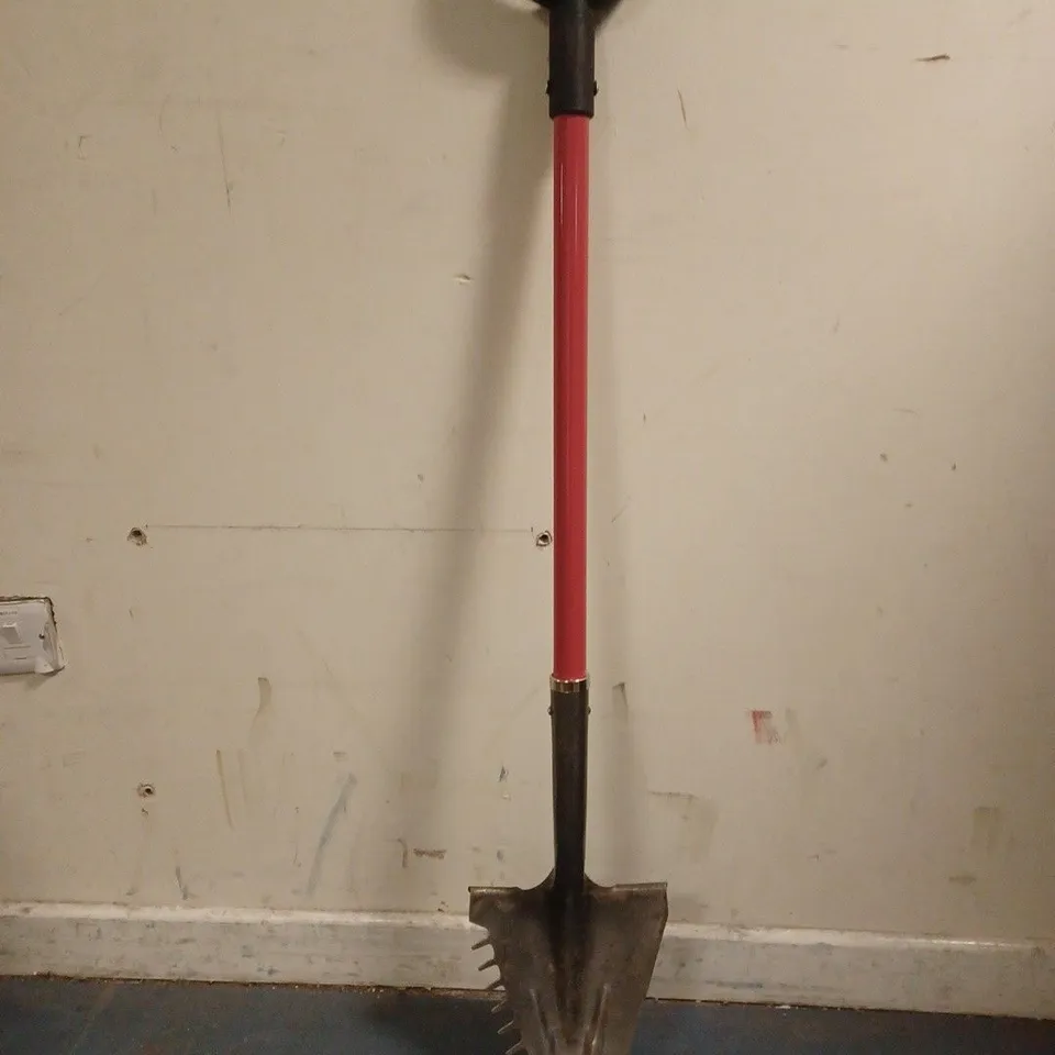 DIRT BUDDY - THE GARDEN SUPER TOOL - RED