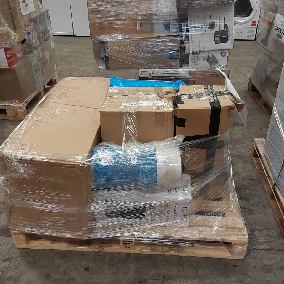 PALLET OF APPROXIMATELY 8 UNPROCESSED RAW RETURN HOUSEHOLD AND ELECTRICAL GOODS TO INCLUDE;