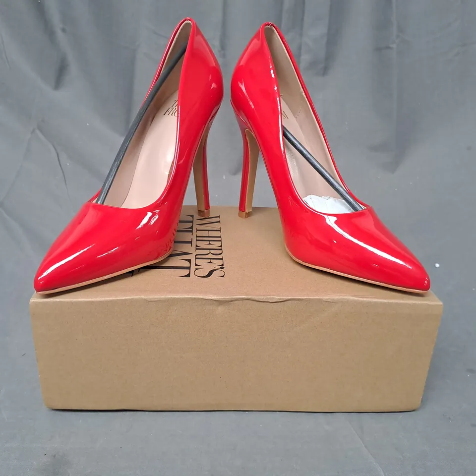 BOXED PAIR OF WHERE'S THAT FROM POINTED TOE HIGH HEELS IN RED UK SIZE 3