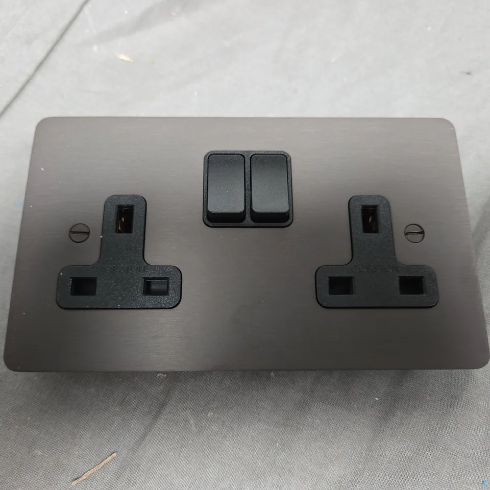 BOX OF 5 CORSTON DOUBLE SOCKET UK IN GREY