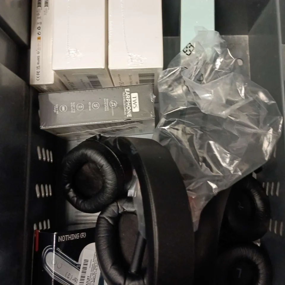 APPROXIMATELY 10 ASSORTED WIRED & WIRELESS HEADPHONE PRODUCTS 