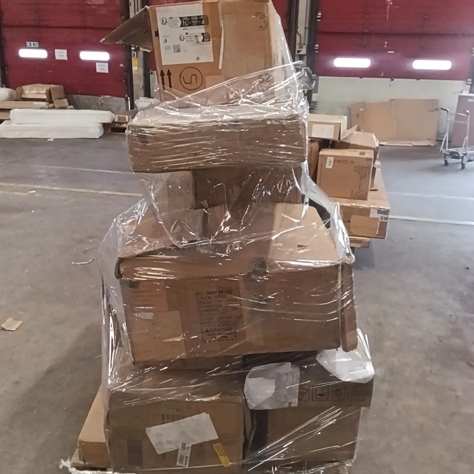 PALLET OF ASSORTED FURNITURE/FURNITURE PARTS INCLUDING- BENCH SET,SOFA,WATER FOUNTAIN 