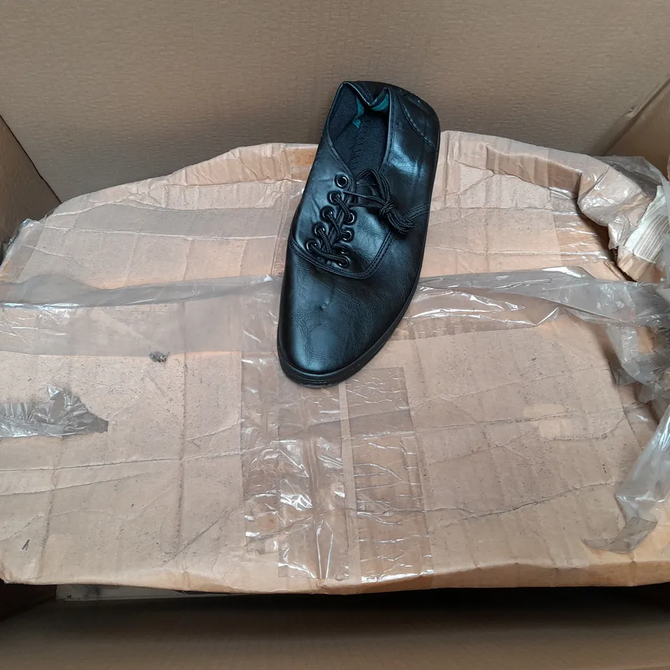 BOX OF APPROX 15 GEORGE BLACK SMART SHOES - VARIOUS SIZES 