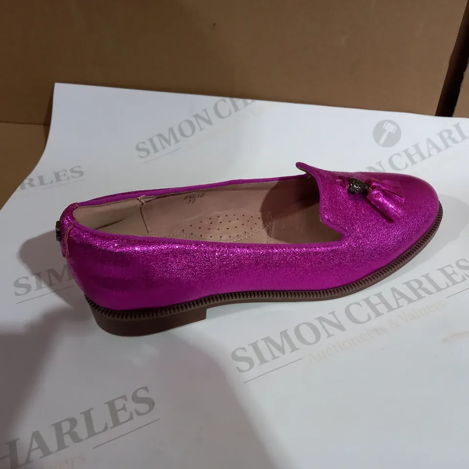 MODA IN PELLE PURPLE SHOE SIZE 6