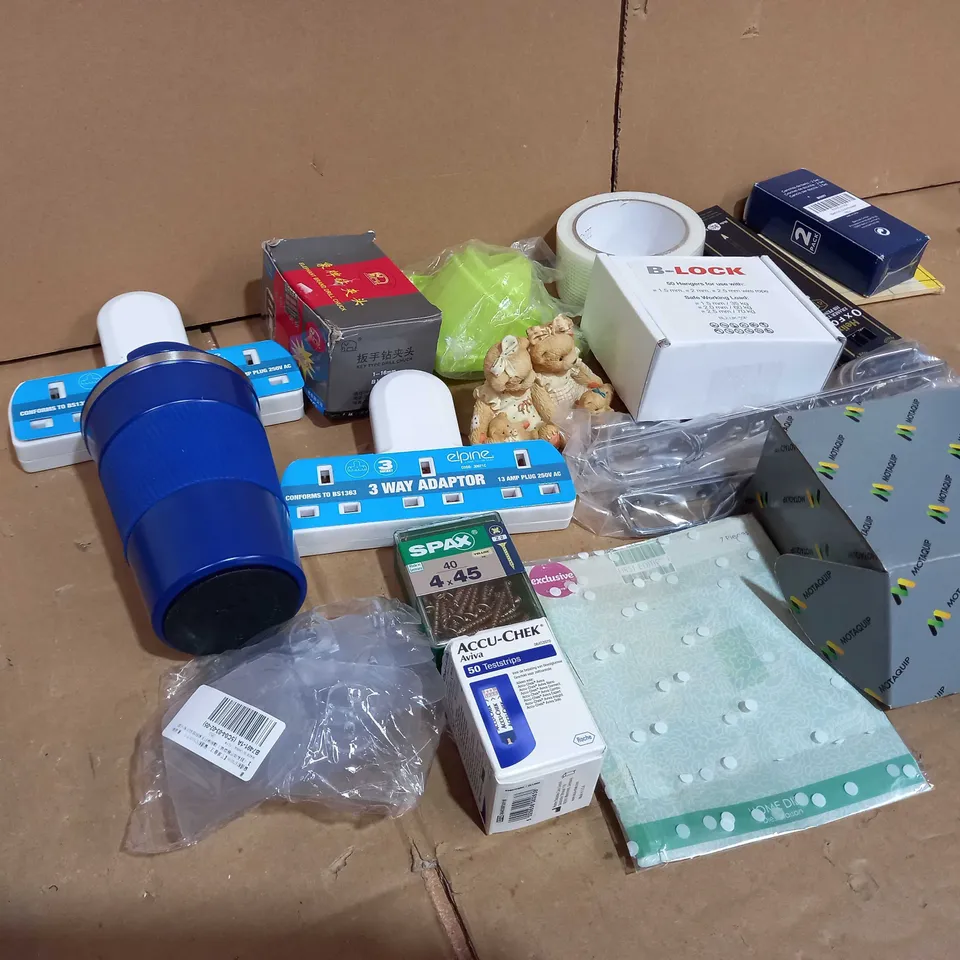 TOTE OF APPROXIMATELY 18 ASSORTED ITEMS TO INCLUDE ELEPHANT BRAND DRILL LOCK, A 3 WAY ADAPTOR, A B-LOCK AND A FLASK