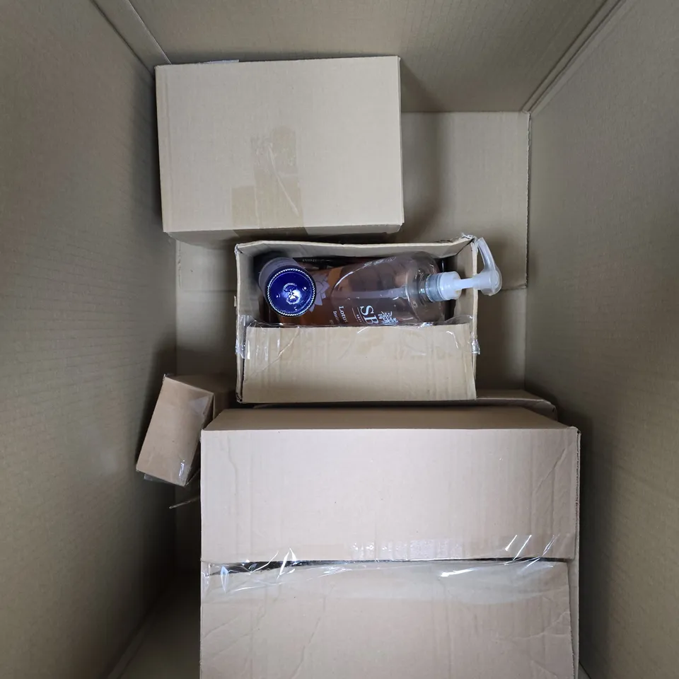 APPROXIMATELY 20 ASSORTED HEALTH & BEAUTY PRODUCTS TO INCLUDE LIPSTICK, TONER ETC 