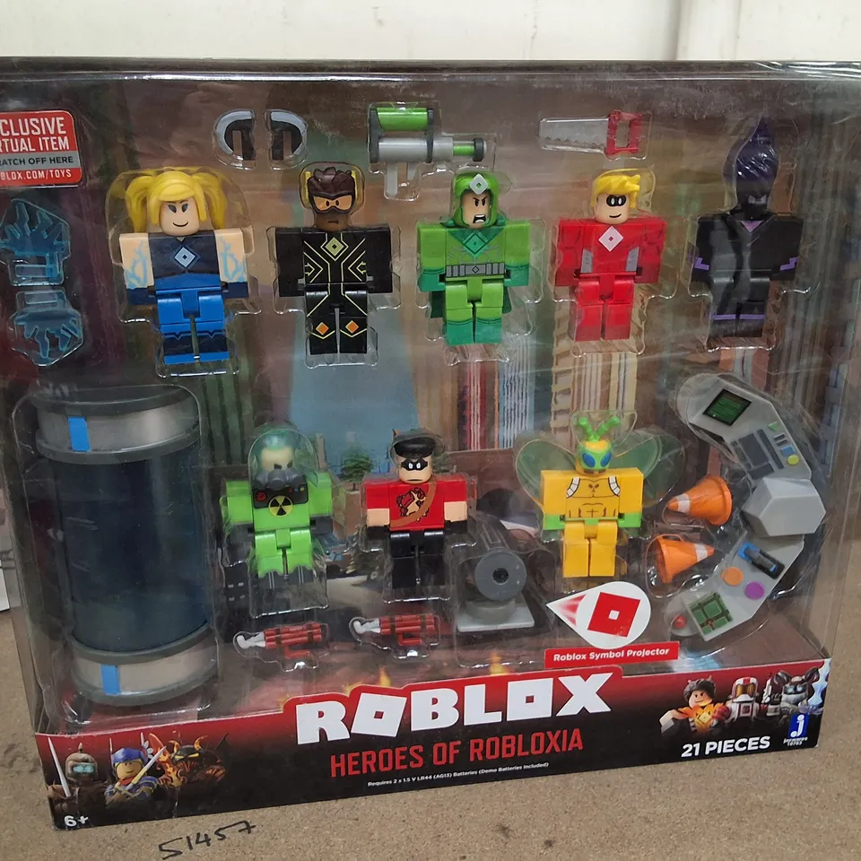 BOXED ROBLOX HEROES OF ROBLOXIA PLAYSET