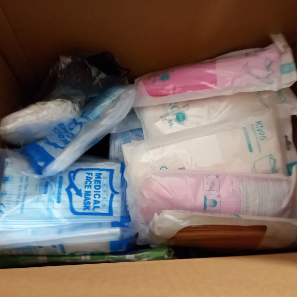 LOT OF ASSORTED FACE MASKS - BOX MEASURES 46X34X30CM