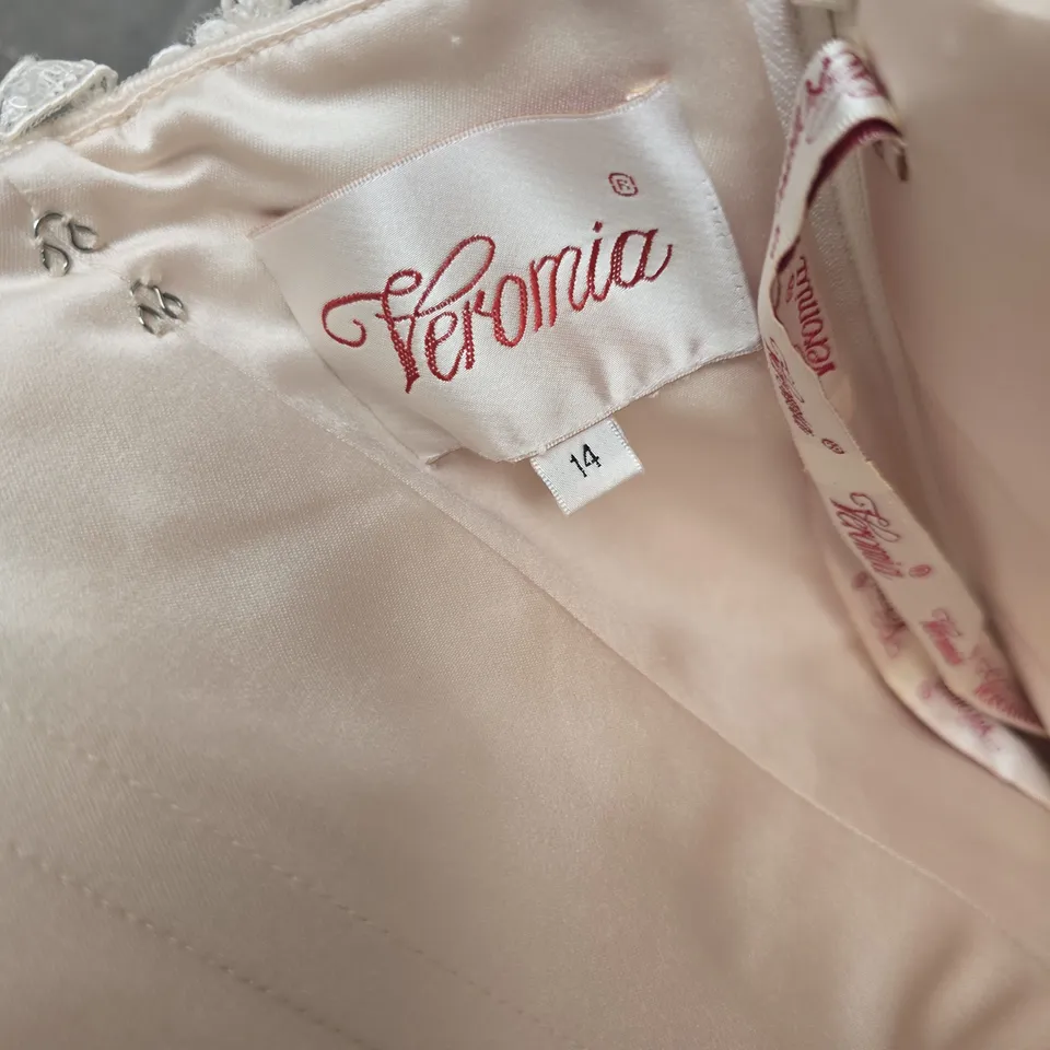 VEROMIA WEDDING DRESS, UK SIZE 14