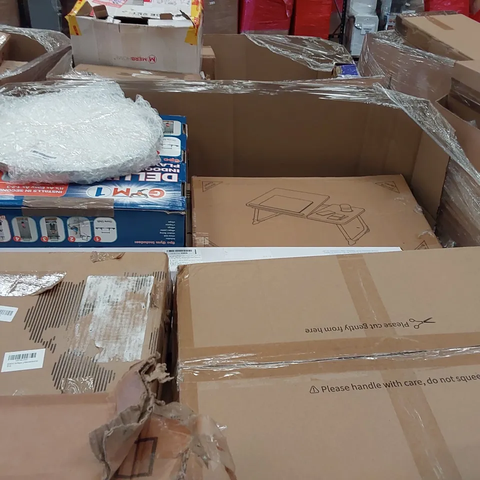 PALLET OF ASSORTED ITEMS INCLUDING: SMART HEATER, BAKEWARE ORGANISER, FRYING PAN, TOILET SEAT, FRYING PAN, RUG