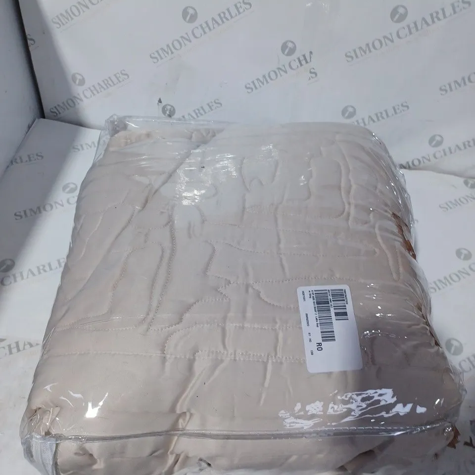 K BY KELLY HOPPEN ABSTRACT GEO BEDSPREAD AND SET OF 2 SHAMS LATTE SUPERKING SIZE